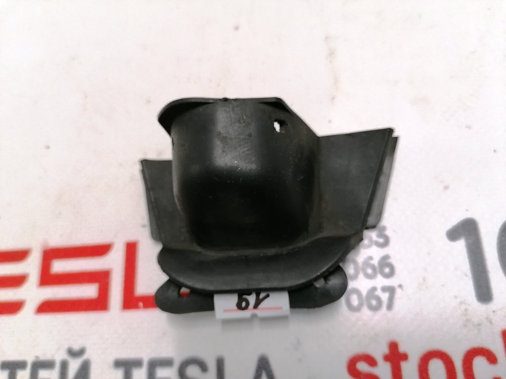 Plug for parking sensors S6 right rubber RWD Tesla model S 1050981-00-A